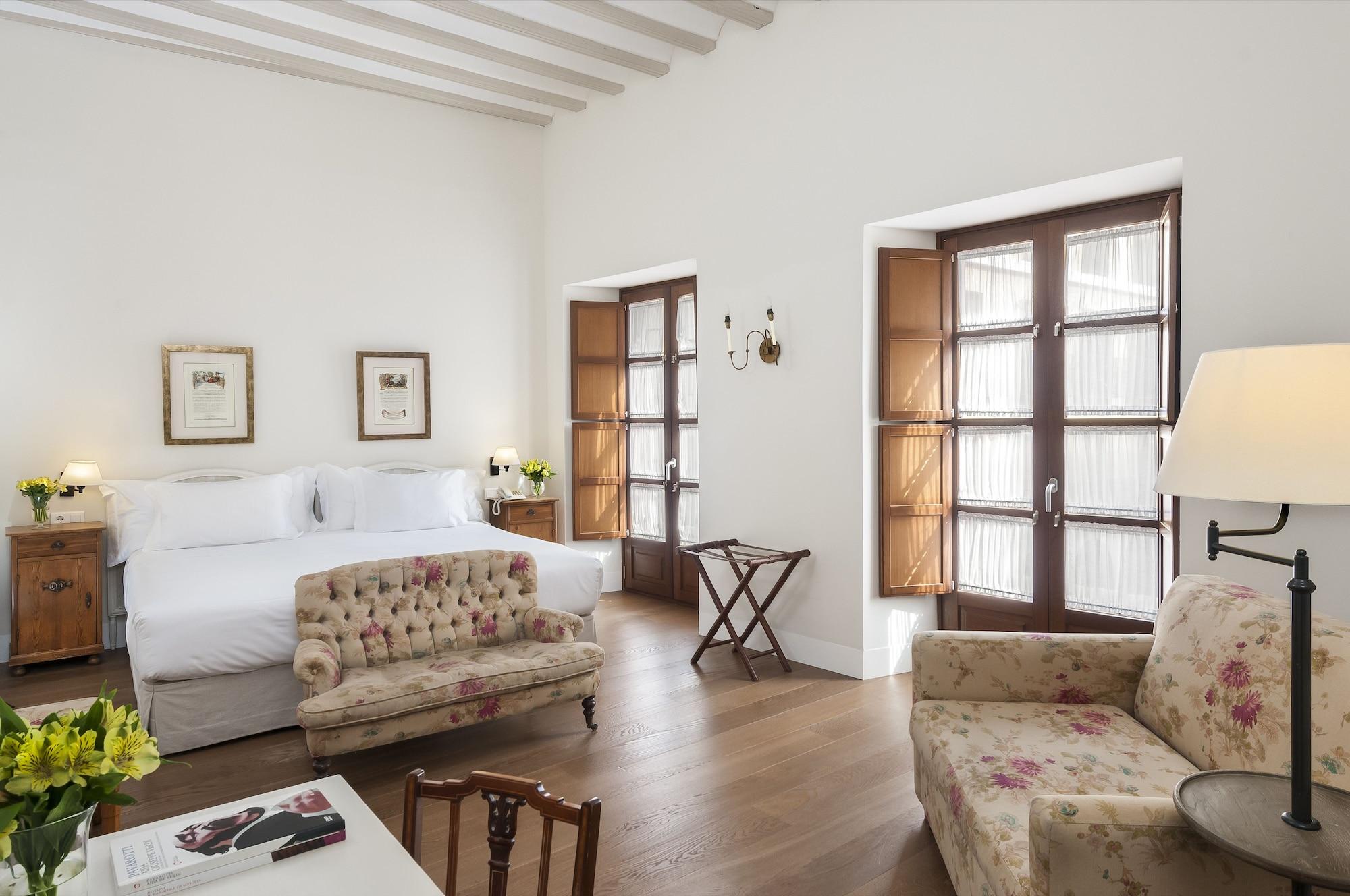 Amadeus Hotel