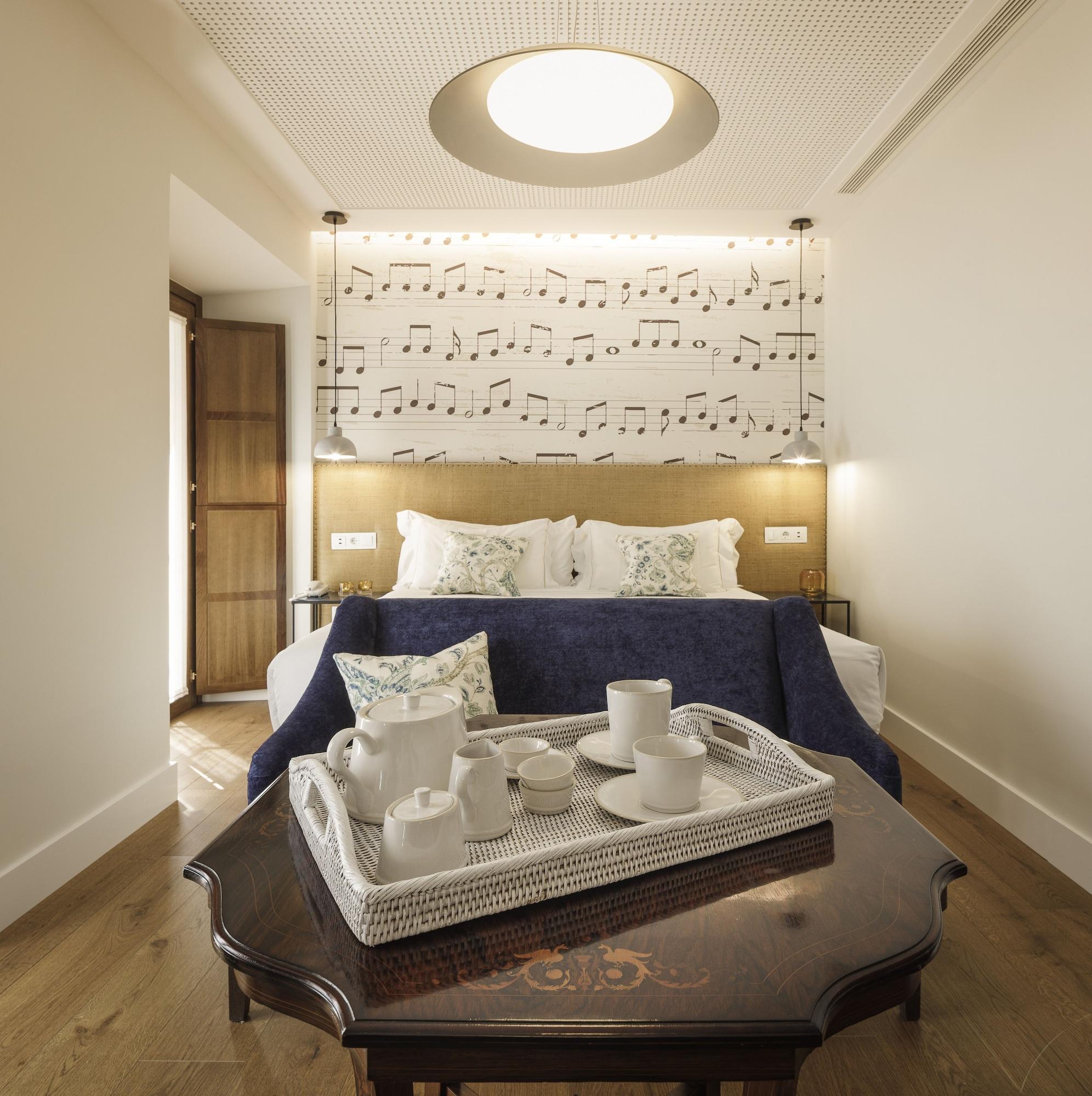 Amadeus Hotel