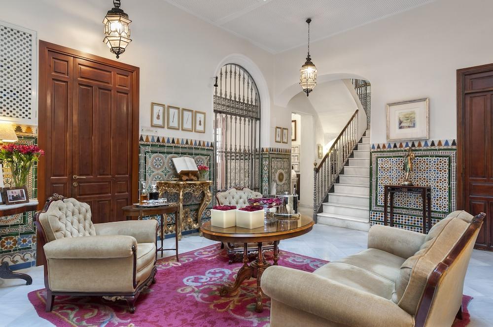 Amadeus Hotel